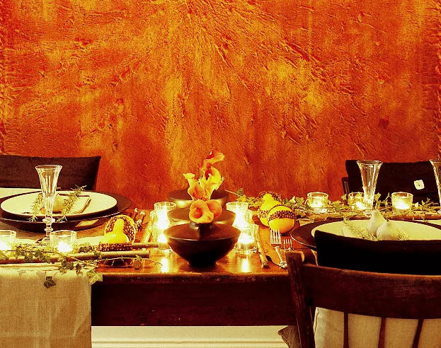 The Perfect Seasonal Table SettingDressing for the holidays