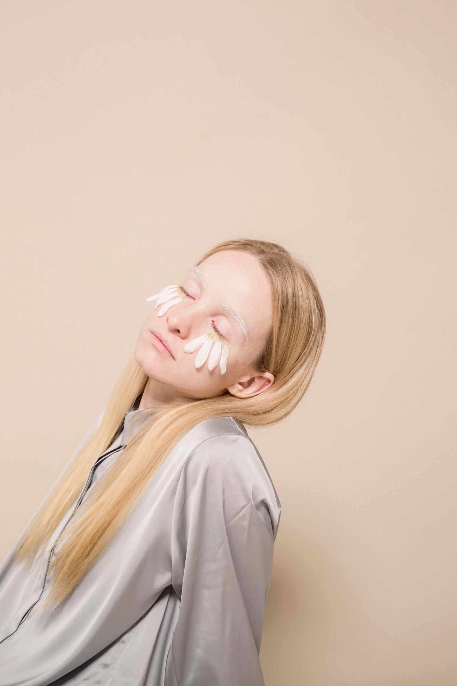 Transform Your Bedroom with the Power of Color in Feng Shui 